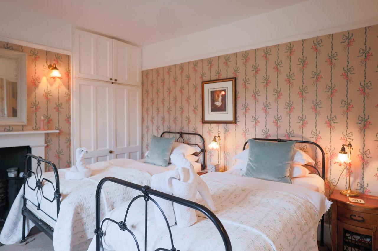 Bed and Breakfast The Waltons Dorking Exterior foto