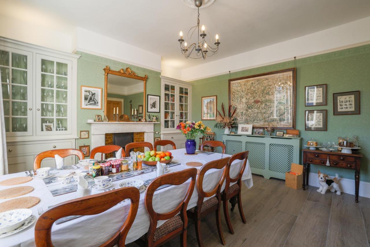 Bed and Breakfast The Waltons Dorking Exterior foto