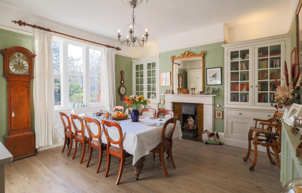 Bed and Breakfast The Waltons Dorking Exterior foto