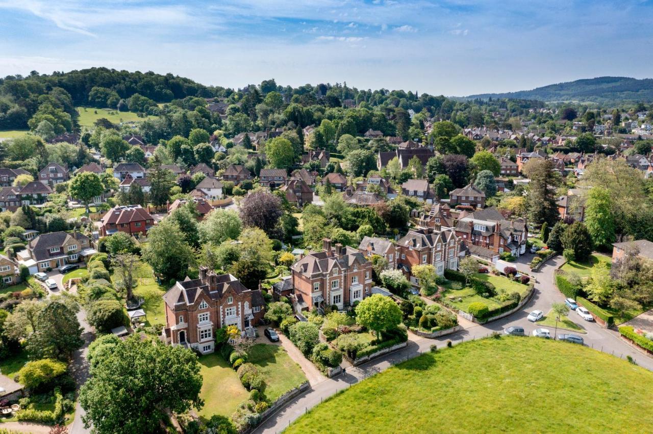 Bed and Breakfast The Waltons Dorking Exterior foto